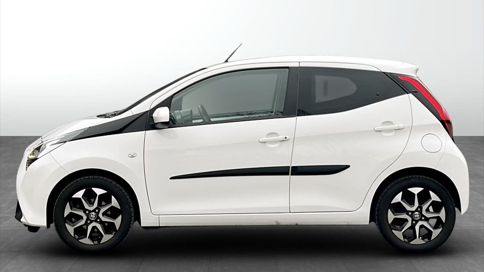 Toyota Aygo 1,0 VVT-i x-press 5d