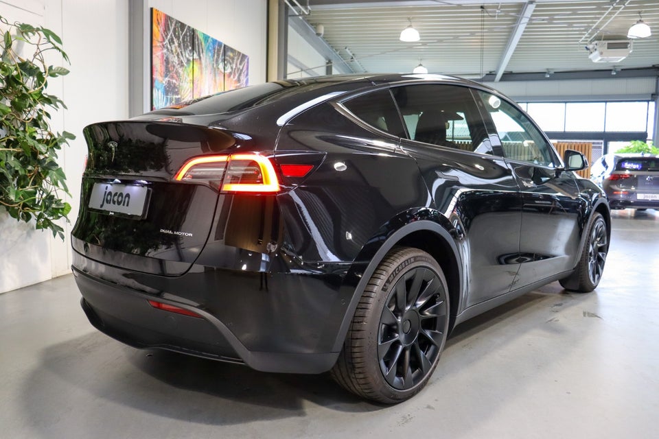 Tesla Model Y Long Range AWD 5d