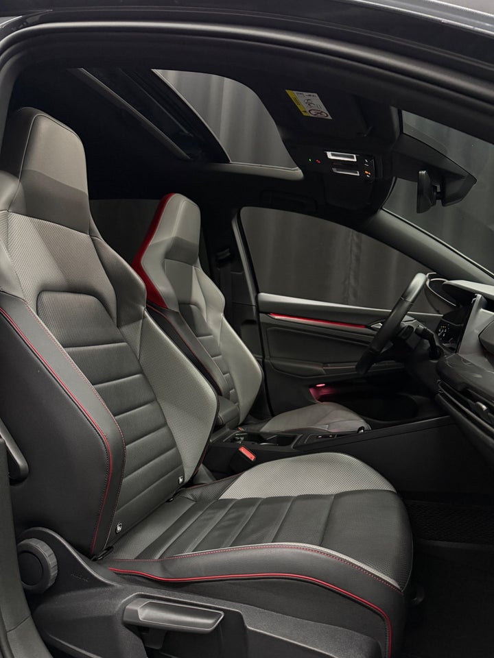 VW Golf VIII 2,0 GTi DSG 5d