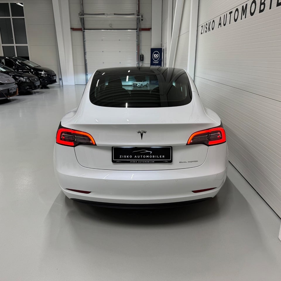 Tesla Model 3 Long Range AWD 4d