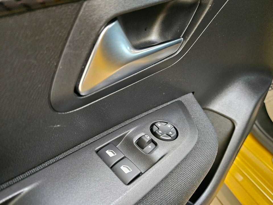 Peugeot 208 1,2 PureTech 75 Active 5d