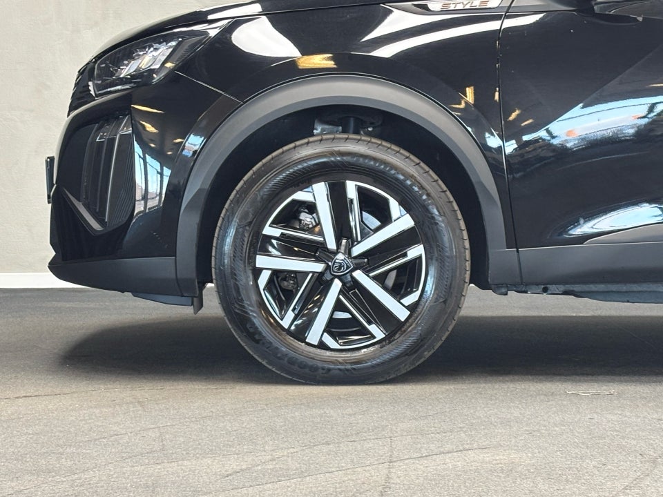 Peugeot e-2008 50 Style 5d