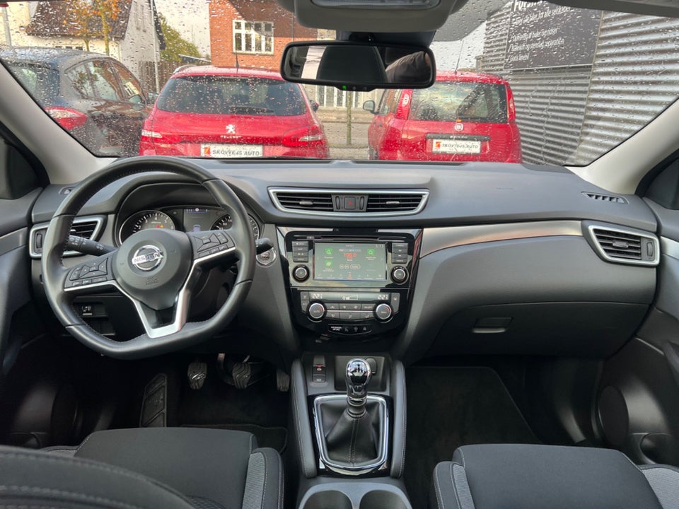 Nissan Qashqai 1,3 Dig-T 140 N-Connecta 5d