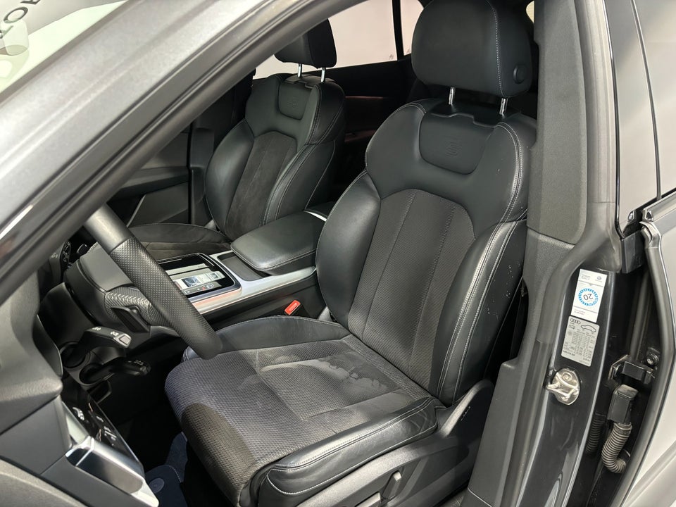 Audi Q8 50 TDi quattro Tiptr. Van 5d