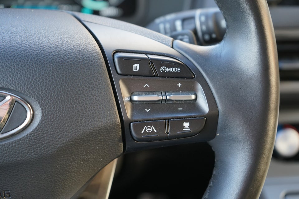 Hyundai Kona 64 EV Advanced Van 5d