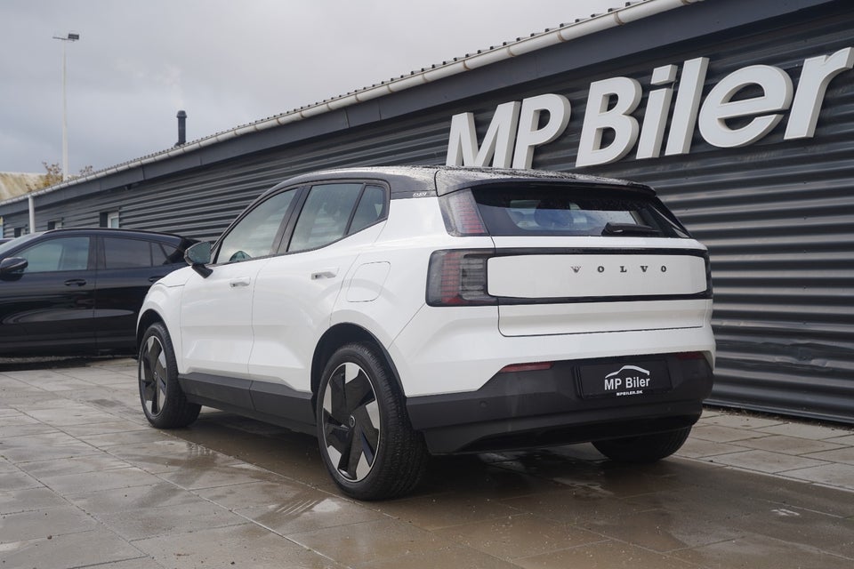 Volvo EX30 Extended Range Plus 5d