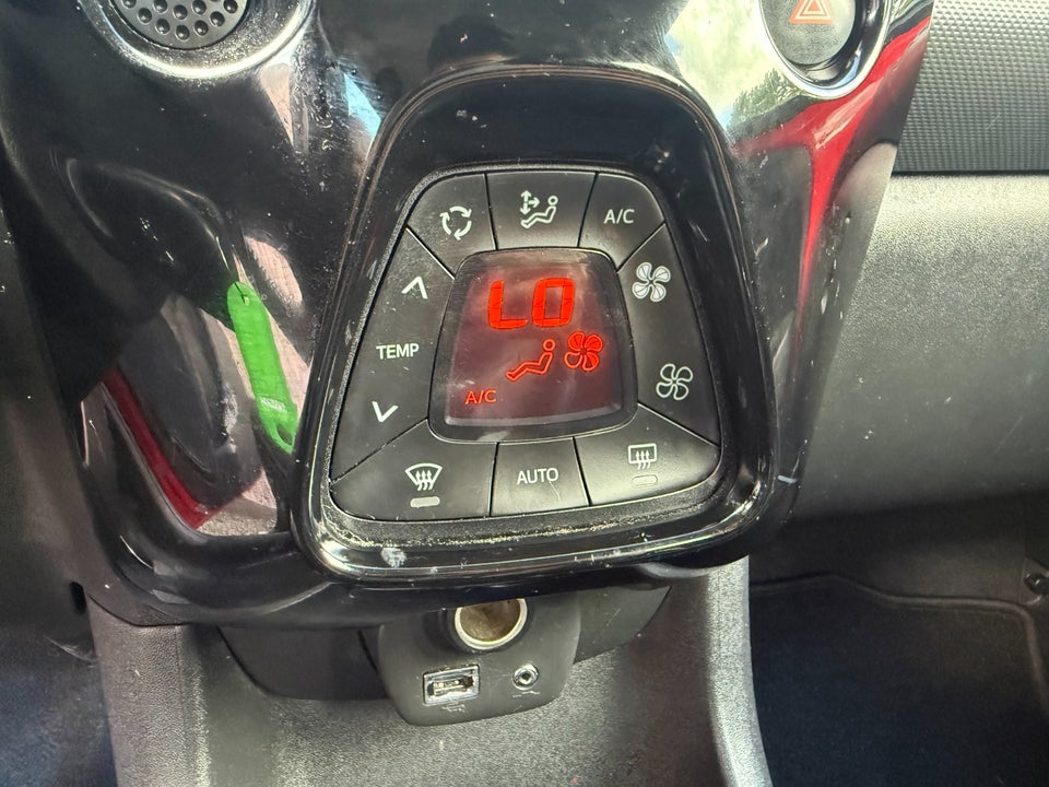 Peugeot 108 1,0 e-VTi 69 Allure+ 5d