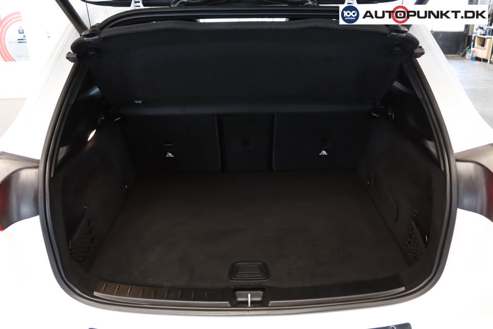 Mercedes EQA300 4Matic 5d