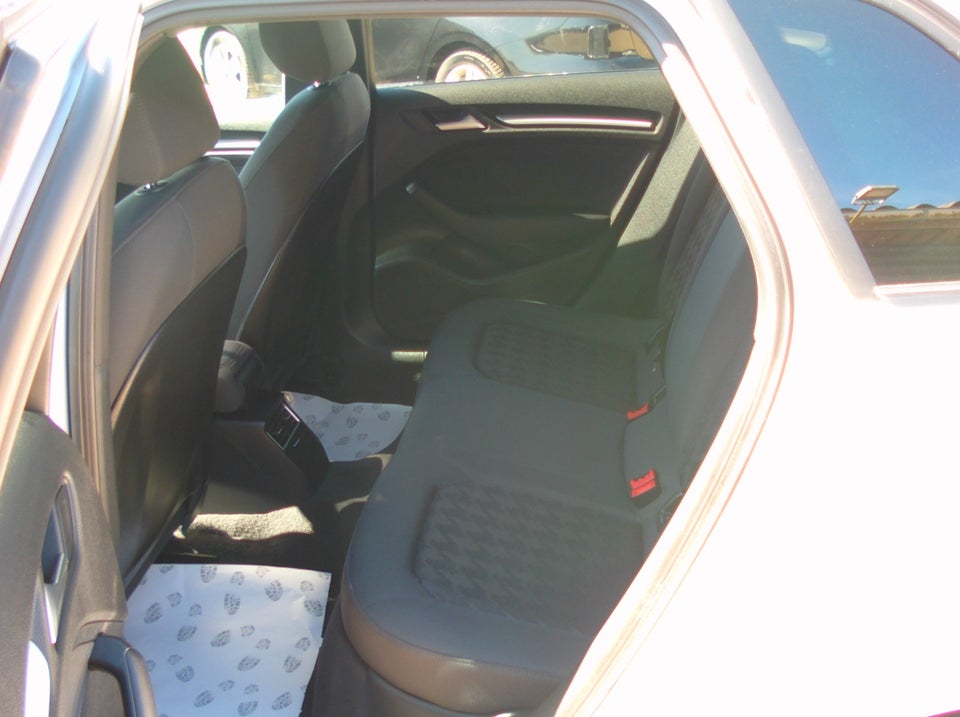 Audi A3 1,4 TFSi 125 Ambition Sportback S-tr. 5d