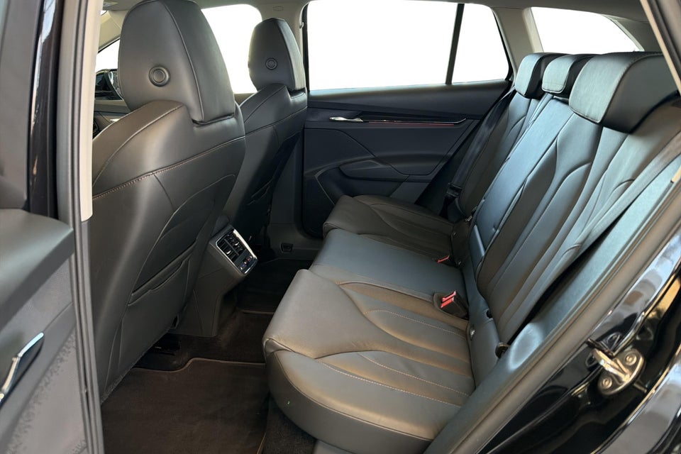 Skoda Enyaq 80 iV Suite 5d
