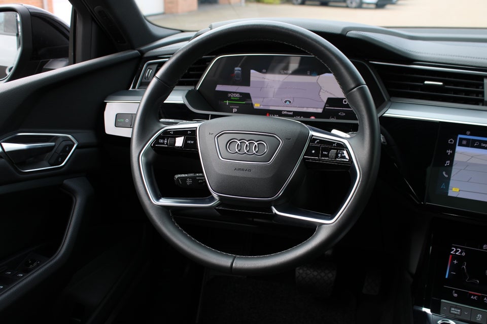 Audi Q8 e-tron 50 S-line quattro 5d