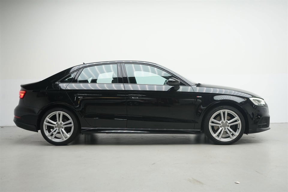 Audi A3 35 TDi Sport Limited S-tr. 4d