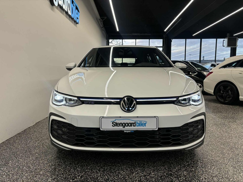 VW Golf VIII 1,4 GTE DSG 5d