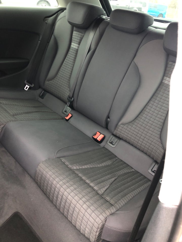 Audi A3 1,6 TDi Ambiente 3d