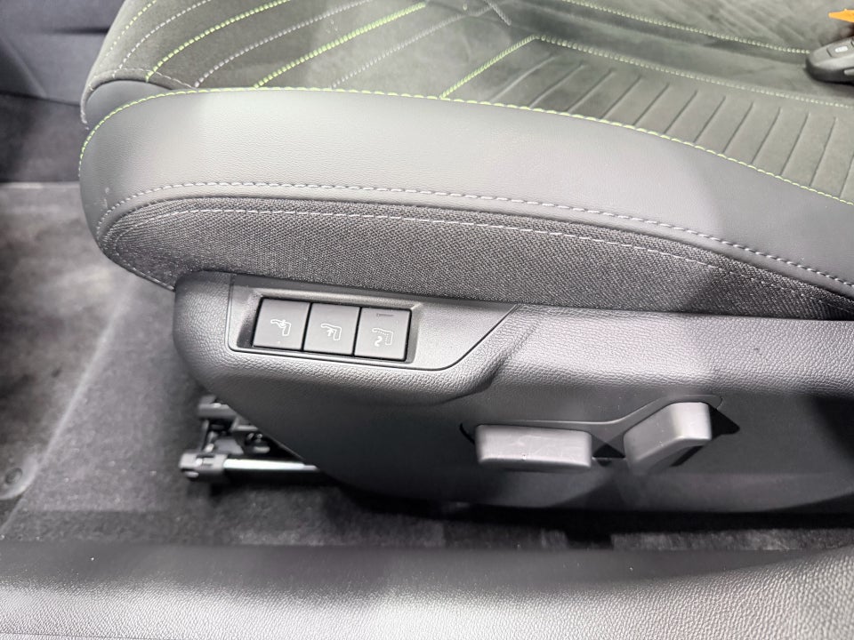 Peugeot e-208 54 GT Pack 5d
