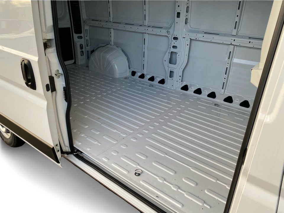 Peugeot e-Boxer 435 110 L3H2 Premium