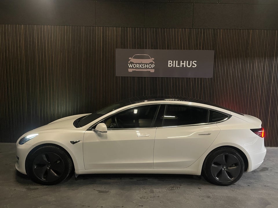 Tesla Model 3 Standard Range+ RWD 4d