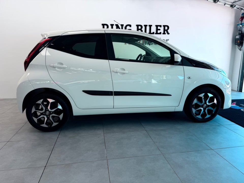 Toyota Aygo 1,0 VVT-i x-press 5d