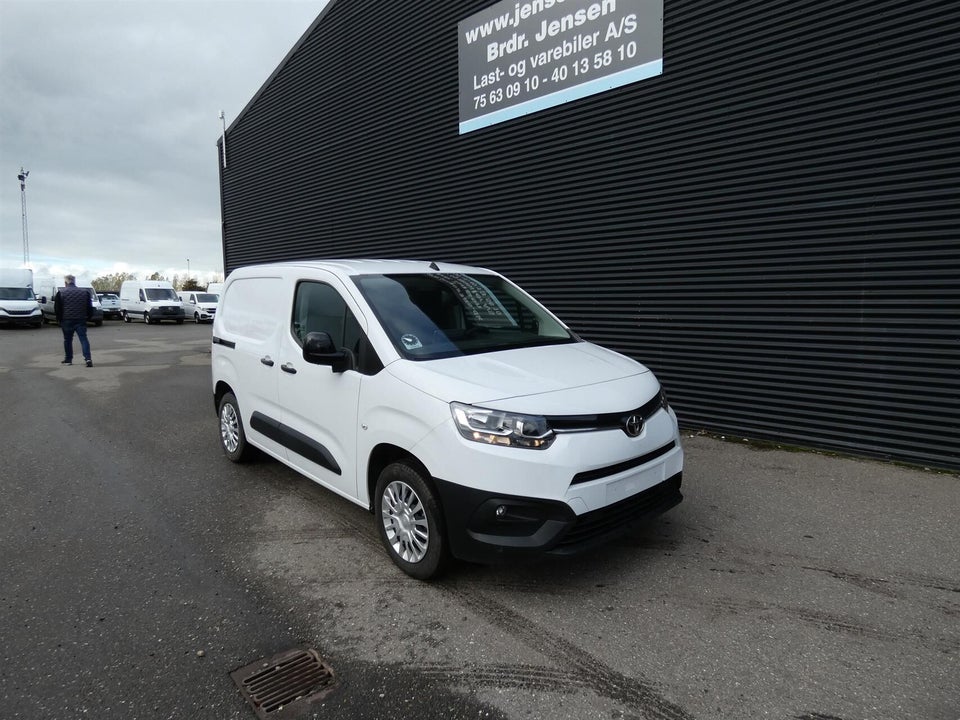 Toyota ProAce City 1,5 D 102 Medium Comfort 4d