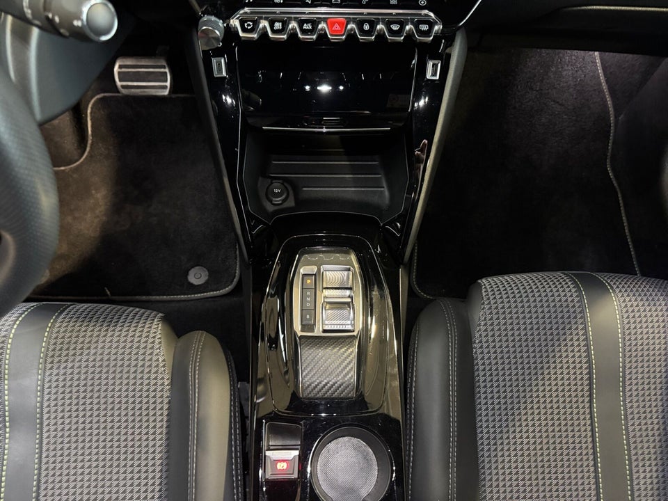 Peugeot e-208 50 GT 5d