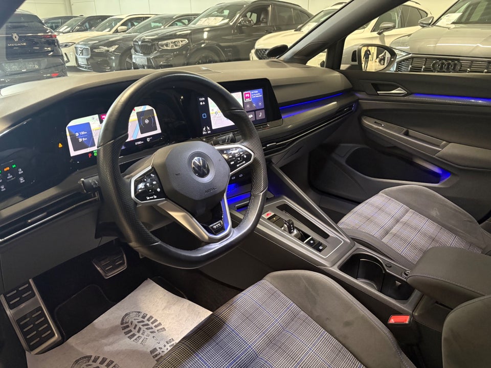 VW Golf VIII 1,4 GTE DSG 5d