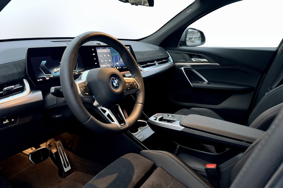 BMW iX2 eDrive20 M-Sport 5d