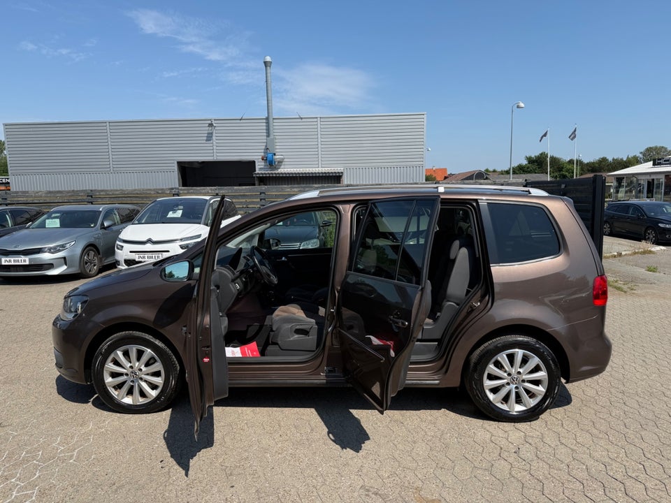 VW Touran 2,0 TDi 140 Comfortline DSG BMT 7prs 5d