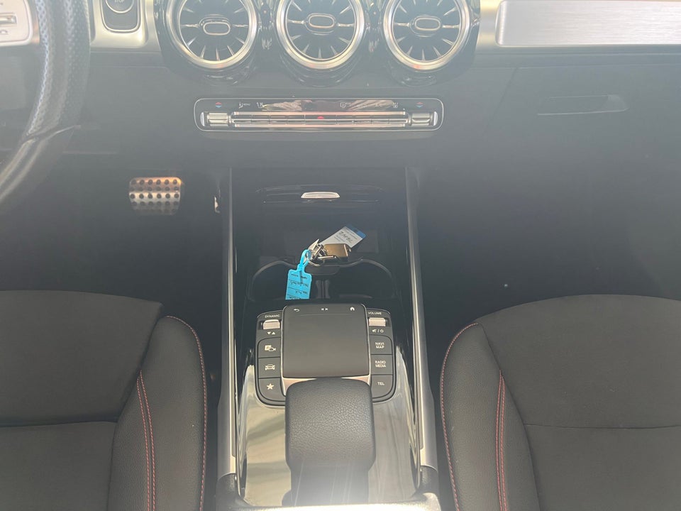 Mercedes EQB250 AMG Line 5d