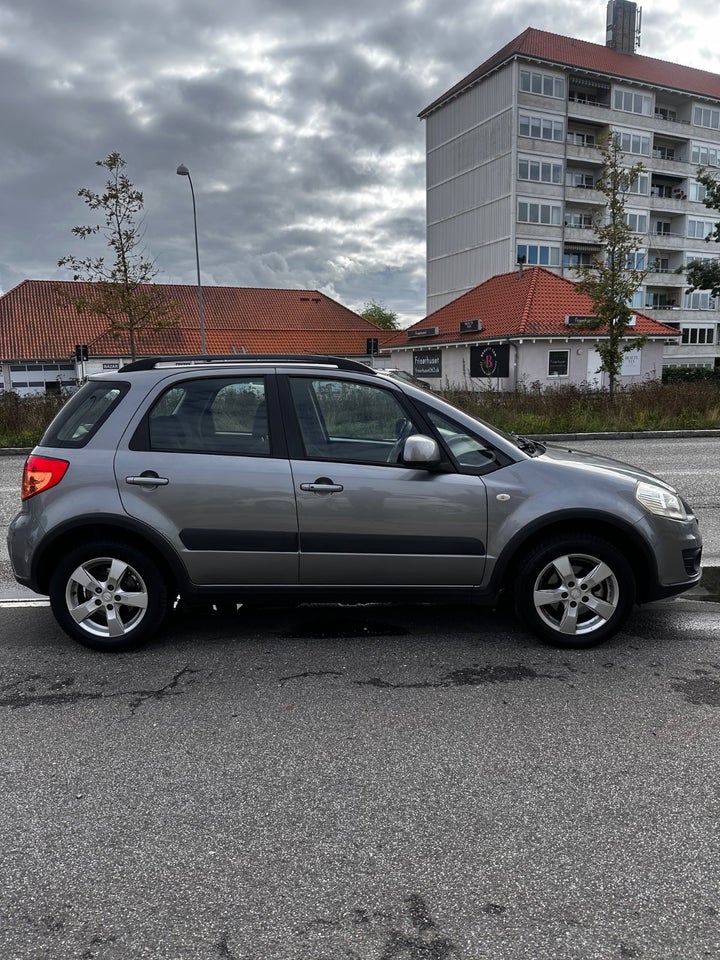 Suzuki SX4 1,6 CombiBack GLX aut. 5d