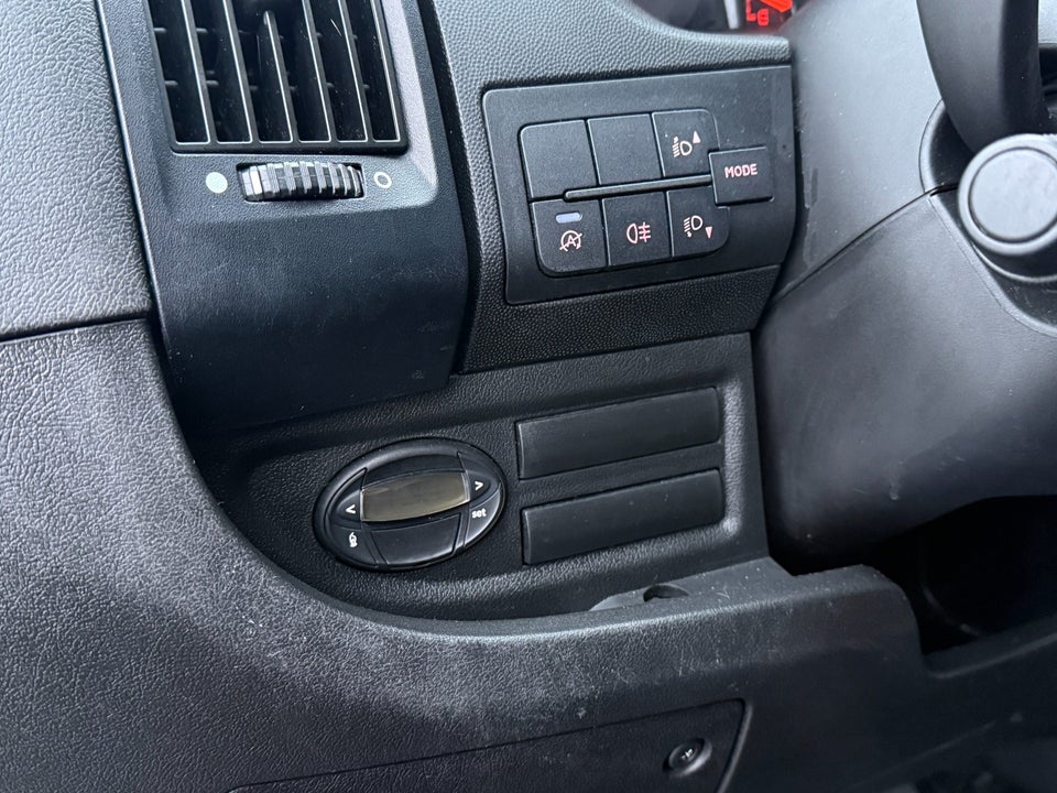 Peugeot Boxer 333 2,2 BlueHDi 140 L3H2 Premium