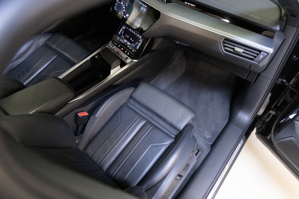 Audi e-tron 55 S-line Sportback quattro 5d