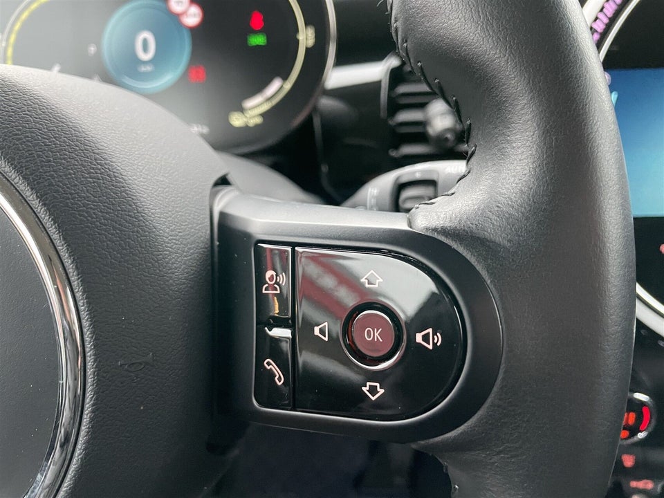 MINI Cooper SE Essential 3d