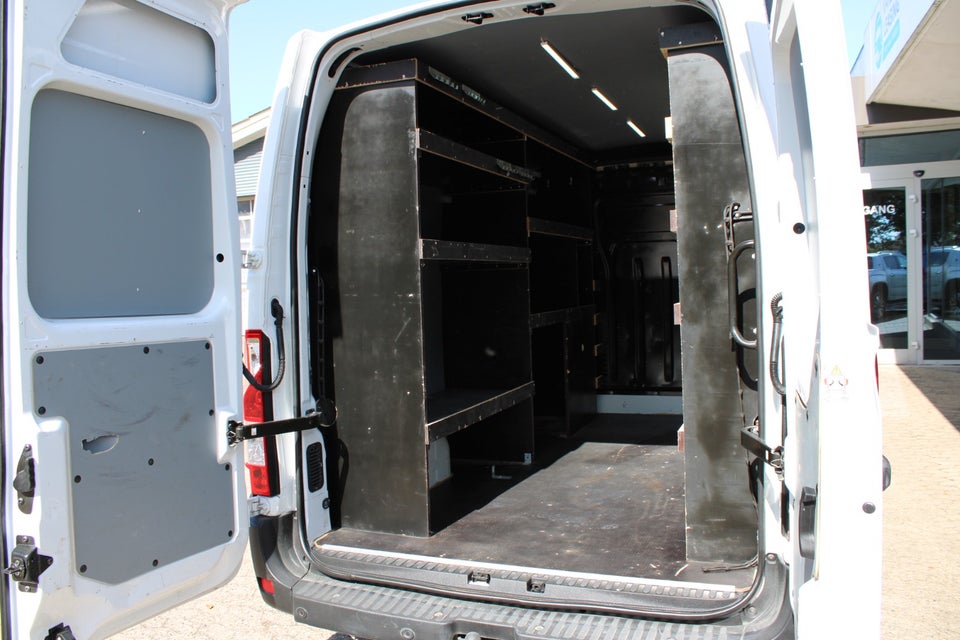 Renault Master IV T35 2,3 dCi 150 L2H2 Kassevogn