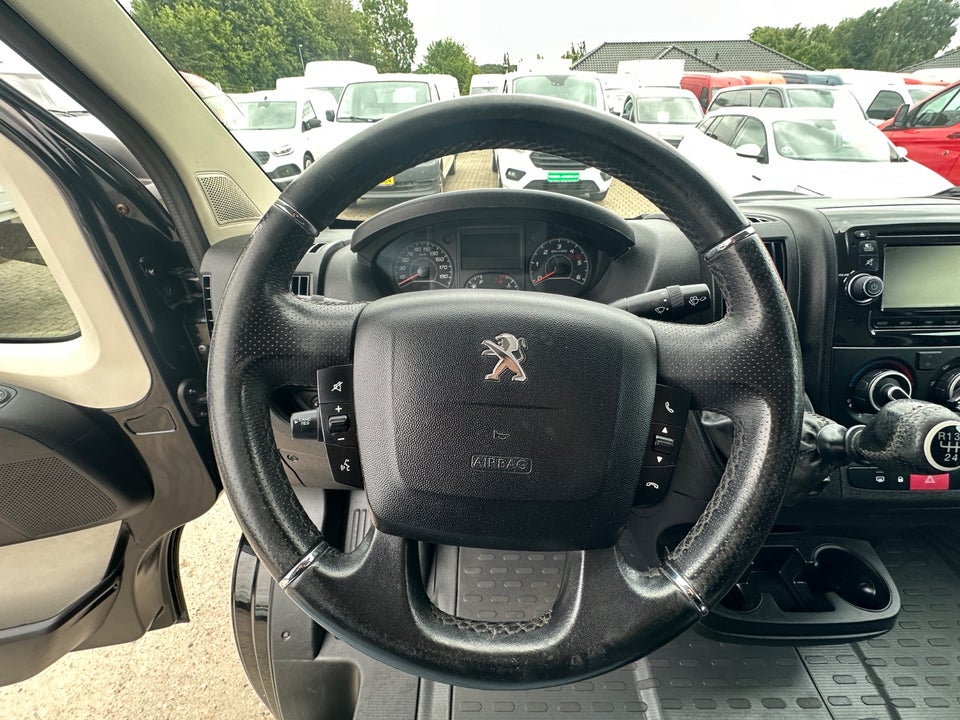 Peugeot Boxer 335 2,0 BlueHDi 130 L2H2 Premium