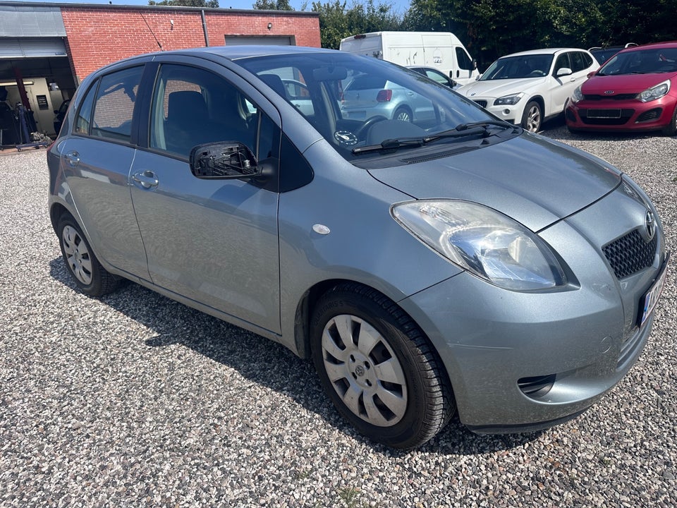 Toyota Yaris 1,3 Terra 5d