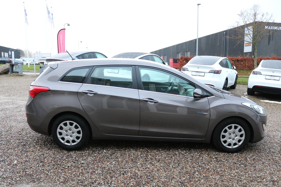 Hyundai i30 1,6 CRDi 110 Style Eco 5d