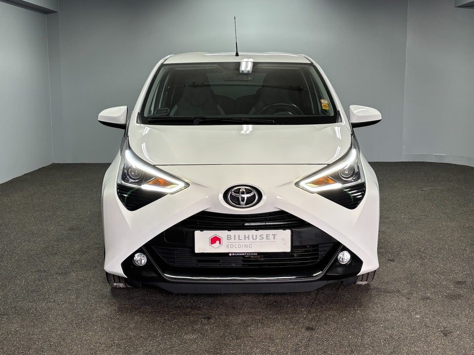 Toyota Aygo 1,0 VVT-i x-press 5d