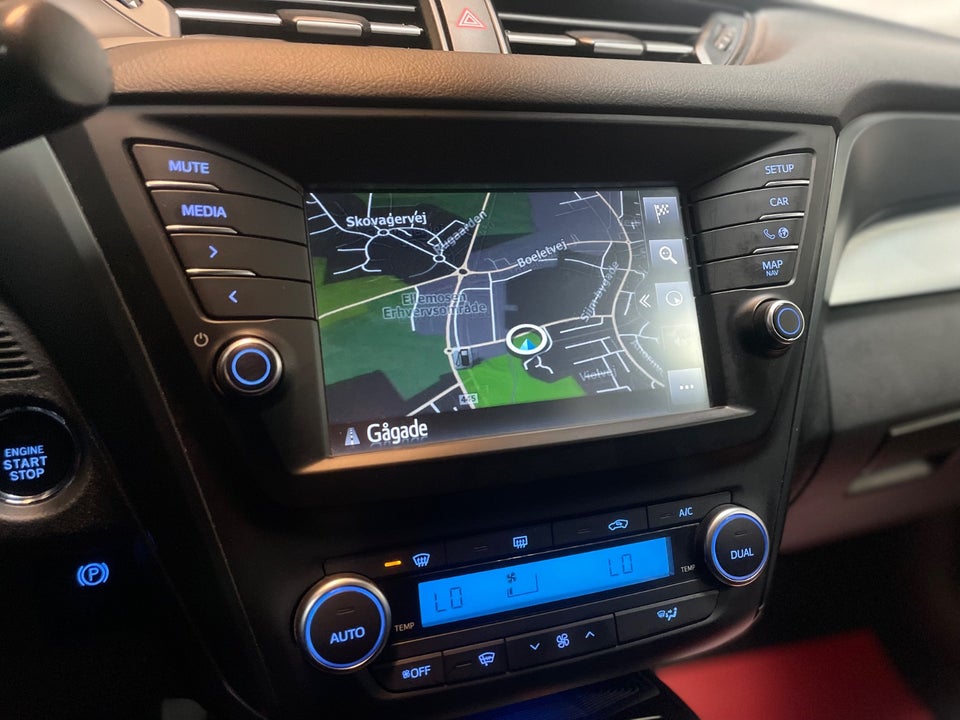 Toyota Avensis 1,8 VVT-i T2 Premium Touring Sports 5d