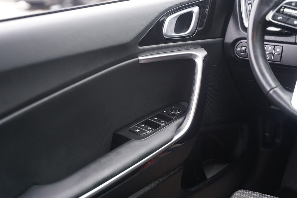 Kia Ceed 1,6 PHEV Prestige SW DCT 5d