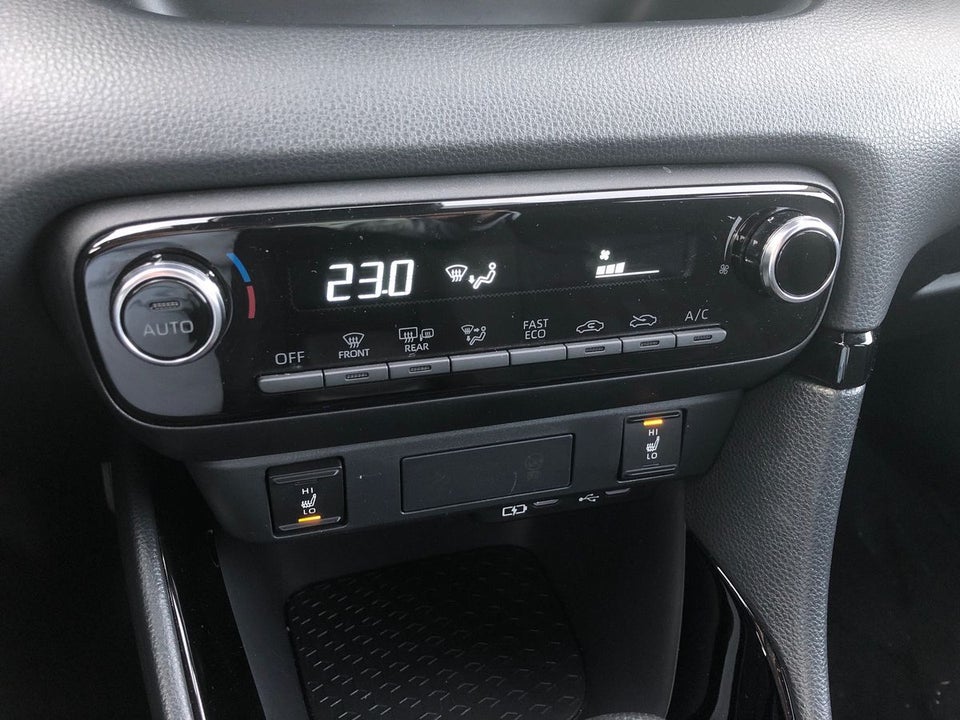 Toyota Yaris 1,5 Hybrid Style Comfort e-CVT 5d