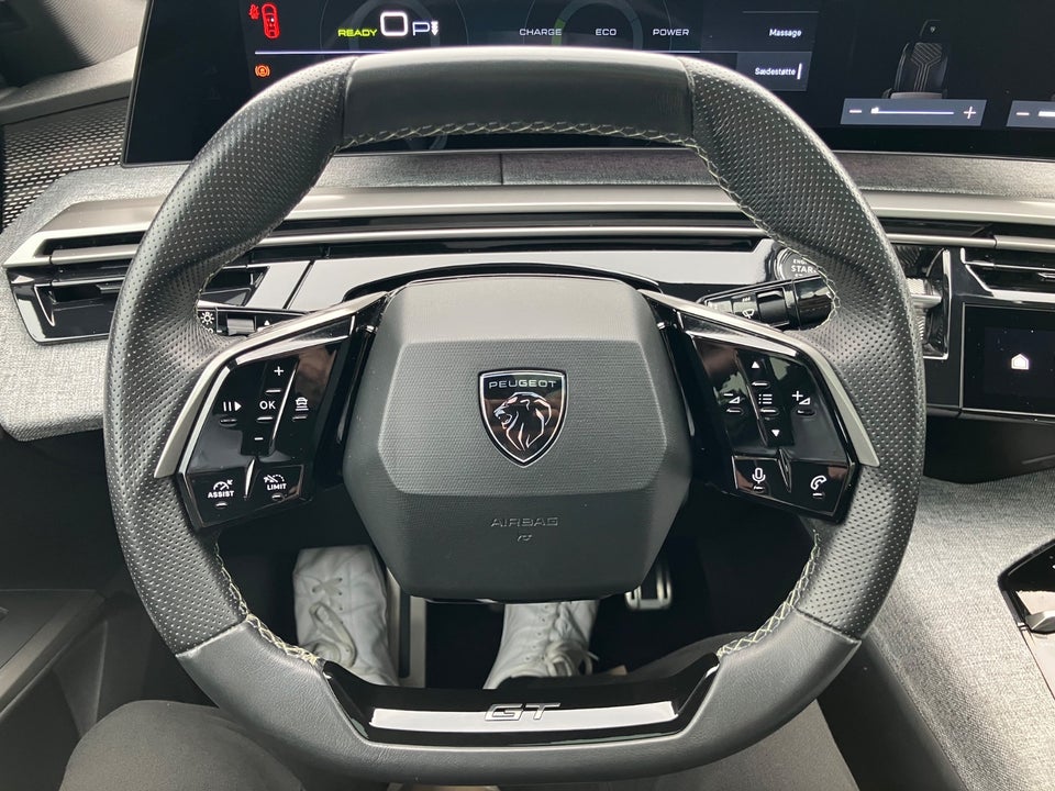 Peugeot e-3008 77 GT 5d