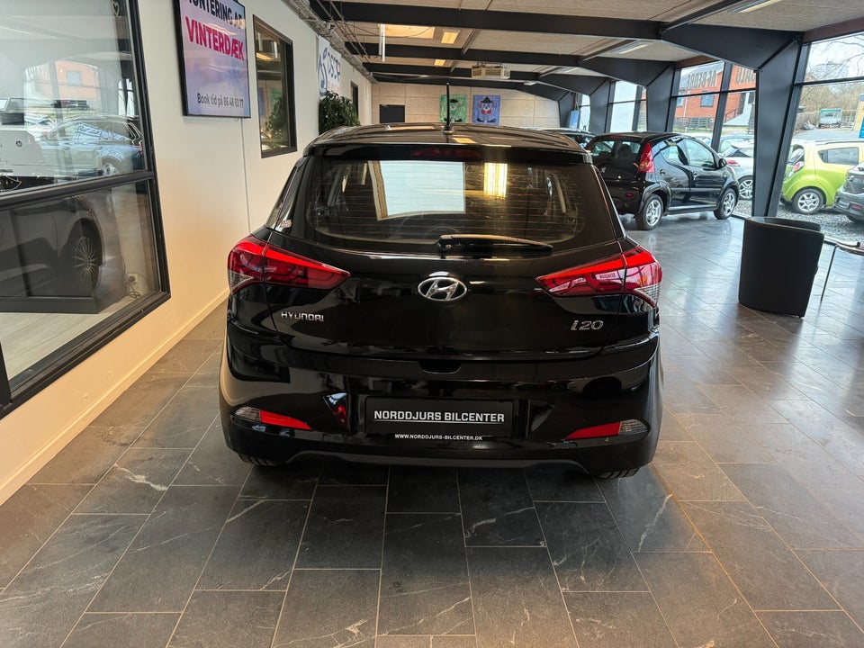 Hyundai i20 1,25 Passion 5d