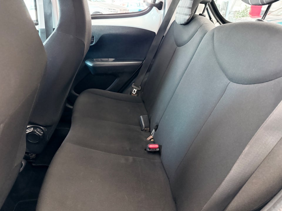 Peugeot 108 1,0 e-VTi 69 More+ 5d