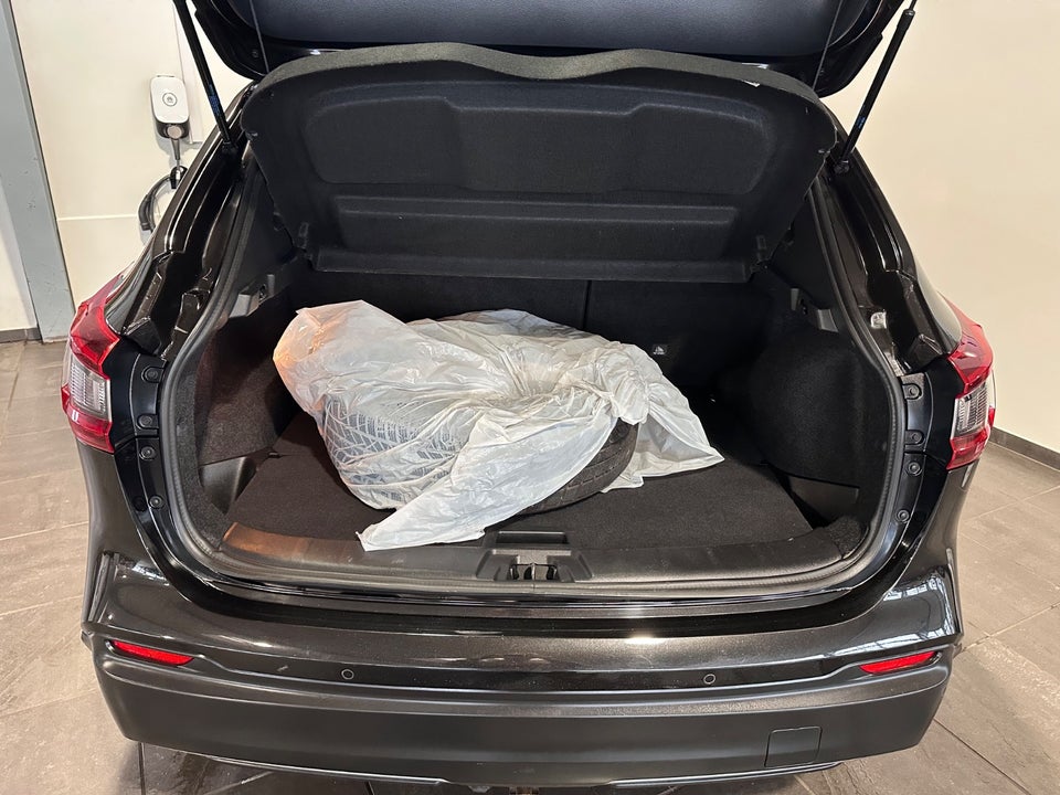 Nissan Qashqai 1,3 Dig-T 140 Tekna 5d