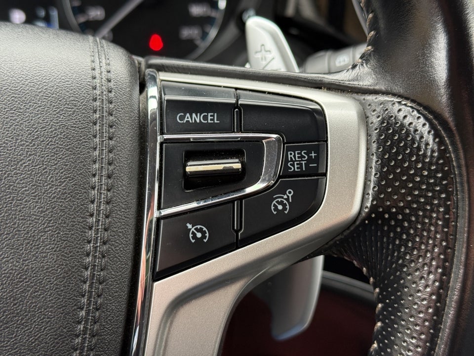 Mitsubishi Outlander 2,4 PHEV Inform CVT 4WD 5d