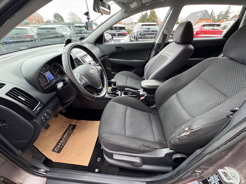 Hyundai i30 1,6 CRDi 90 Blue Drive CW 5d