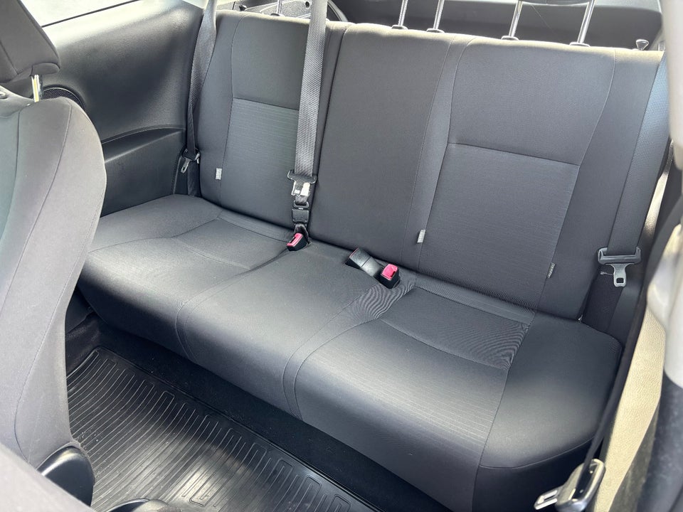 Toyota Yaris 1,0 VVT-i T1 3d