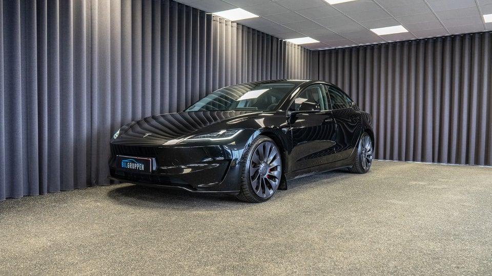 Tesla Model 3 Performance AWD 4d