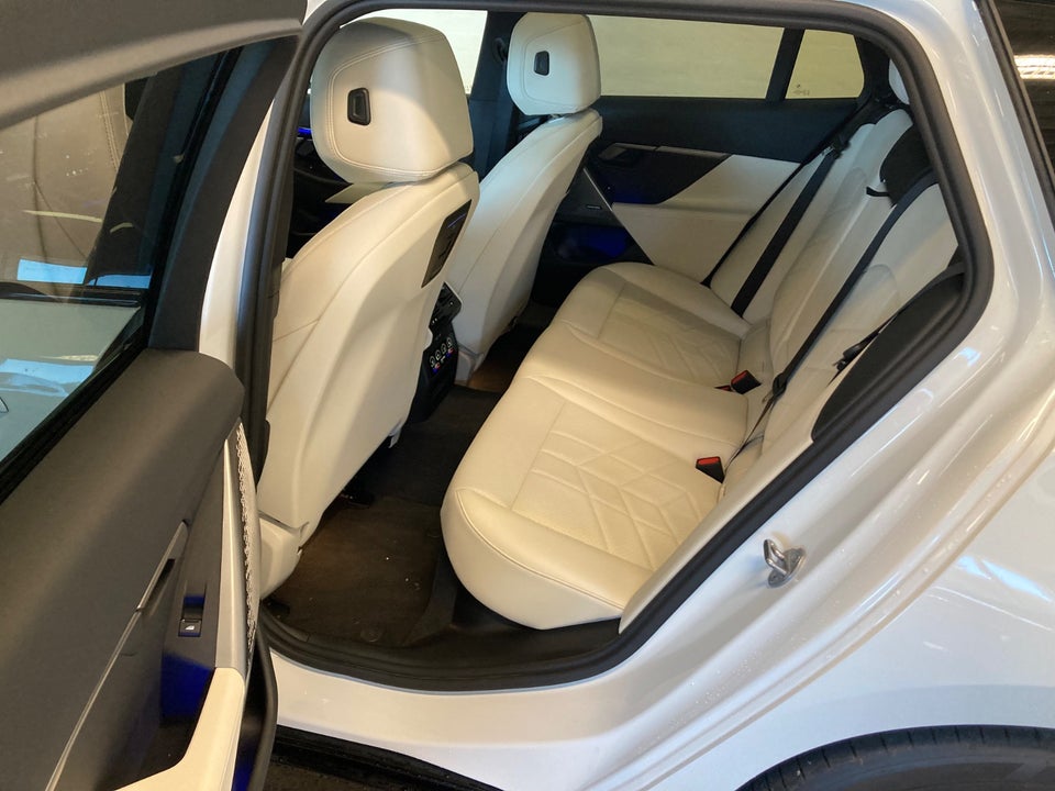 BMW i5 eDrive40 Touring Fully Charged M-Sport 5d