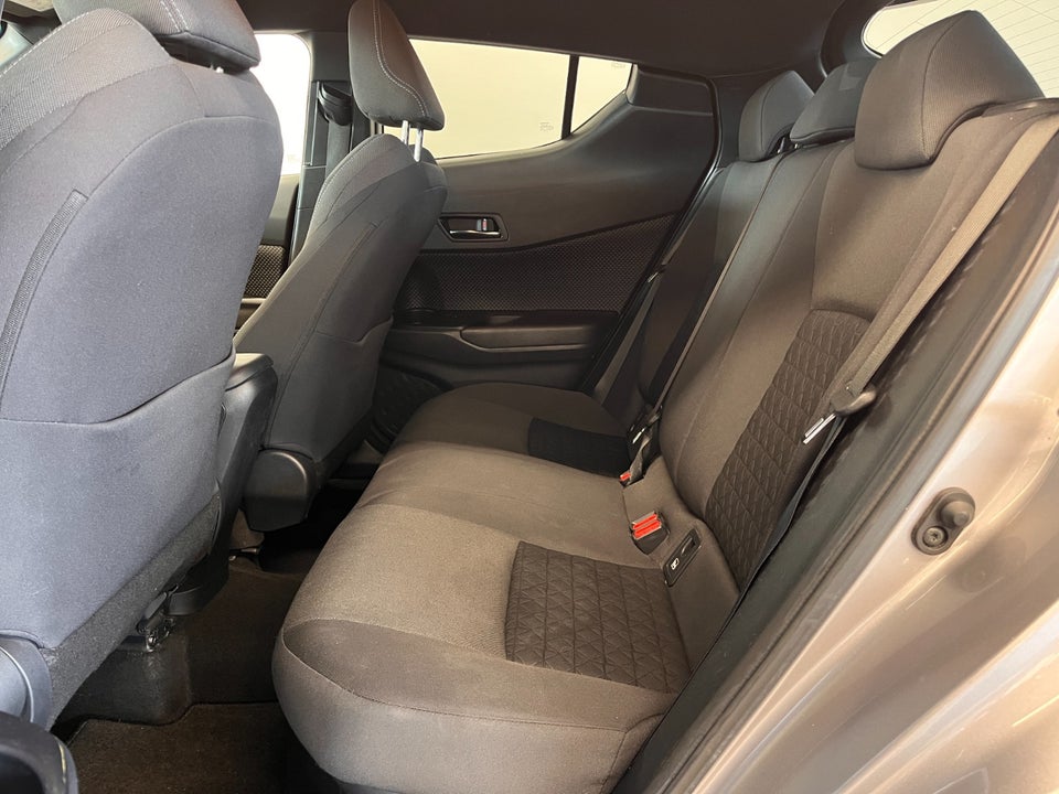 Toyota C-HR 1,8 Hybrid C-LUB Premium CVT 5d